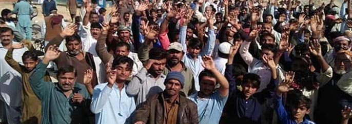 ملير واسي ڳوٺ ڊاھڻ خلاف احتجاج ڪري رھيا آھن